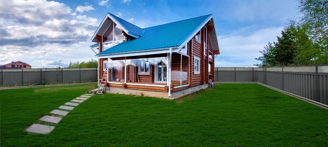 Мягкие окна на веранде загородного дома в Королеве
